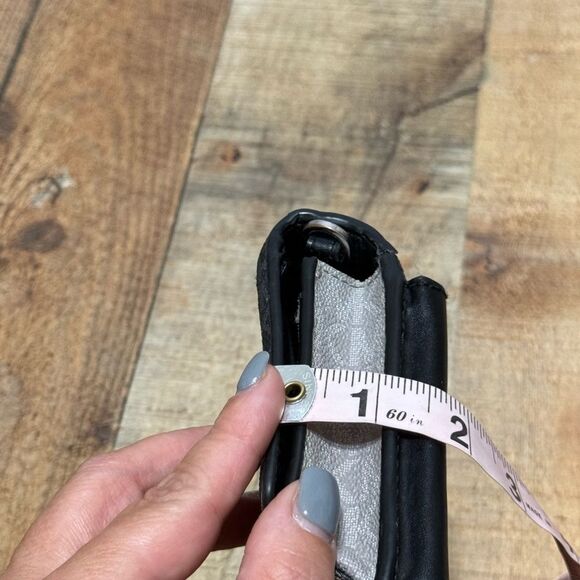 Jet Set Small Two-Tone Logo Smartphone Crossbody Bag *missing strap* - Picture 15 of 15